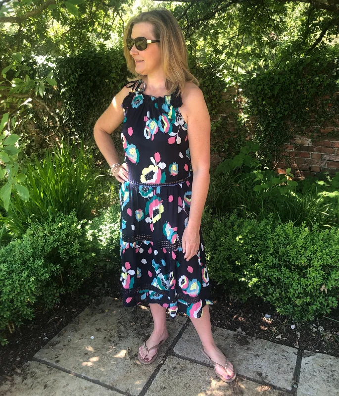 Midi dresses with patchwork patterns for a one - of - a - kind style Navy Cotton Woven Tassel Summer Dress Midi dresses with patchwork patterns for a one - of - a - kind style Navy Cotton Woven Tassel Summer Dress
