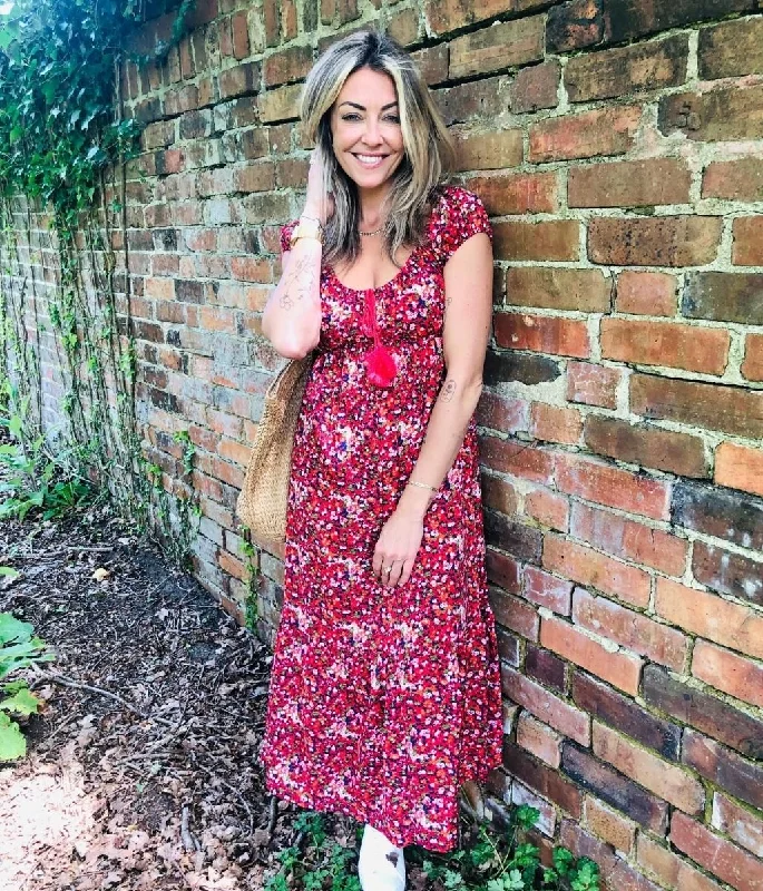 Midi dresses with satin - finish fabrics for a luxurious feel Red Ditsy Scoop Neck Dress Midi dresses with satin - finish fabrics for a luxurious feel Red Ditsy Scoop Neck Dress