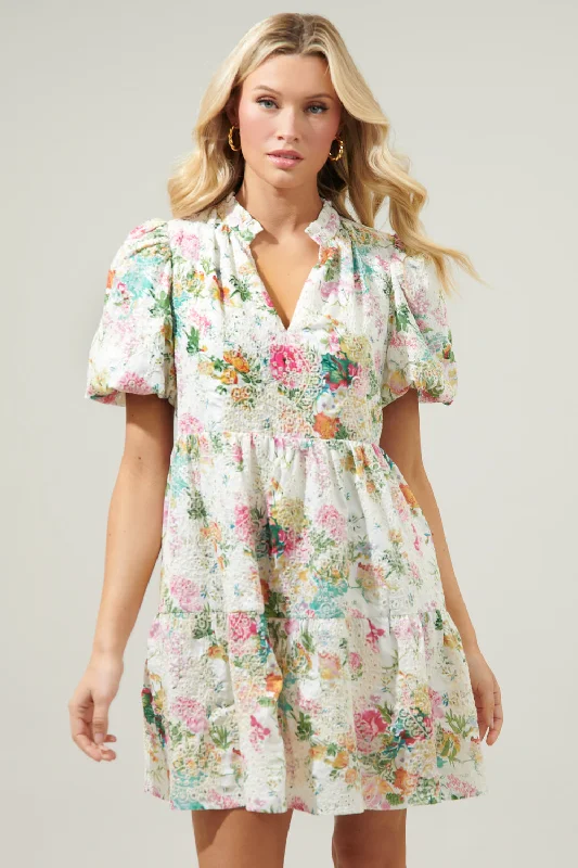 Mini dresses with gathered skirts for a voluminous effect Sommerset Floral Jacey Babydoll Eyelet Mini Dress Mini dresses with gathered skirts for a voluminous effect Sommerset Floral Jacey Babydoll Eyelet Mini Dress