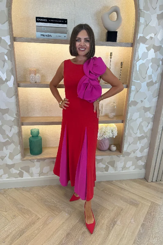 Midi dresses with V - necklines for a flattering and elongating effect Sienna Flower Shoulder Pink Detail Dress In Red Midi dresses with V - necklines for a flattering and elongating effect Sienna Flower Shoulder Pink Detail Dress In Red
