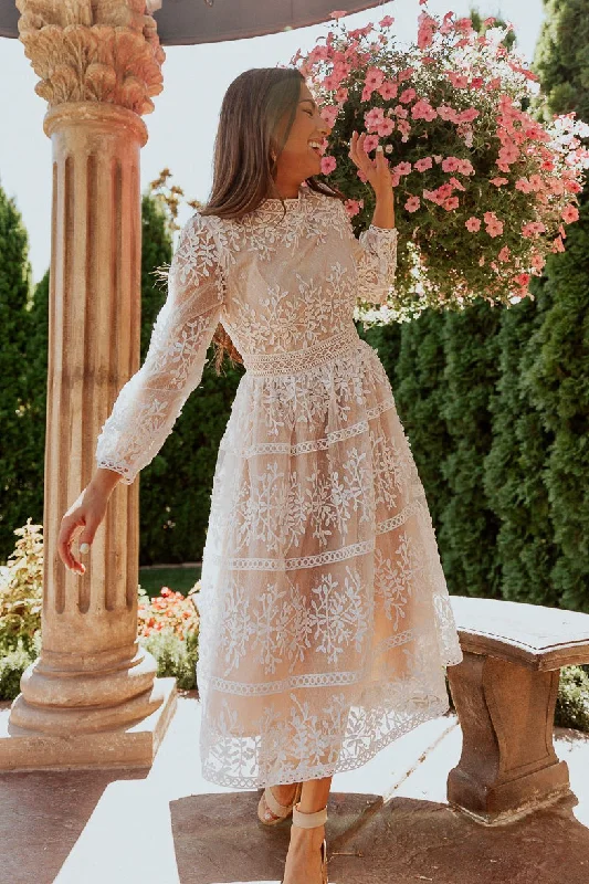Midi dresses with ribbed textures for a unique and tactile appearance Sicily Dress - Champagne Lining Midi dresses with ribbed textures for a unique and tactile appearance Sicily Dress - Champagne Lining