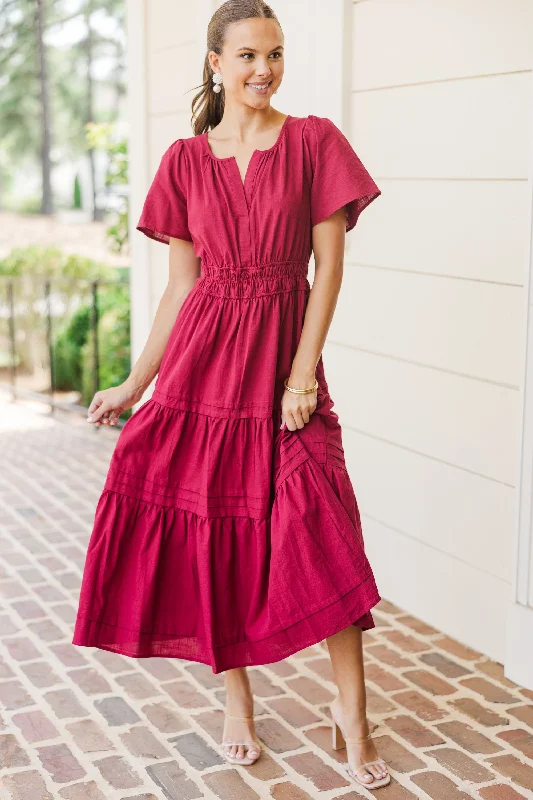 Midi dresses with animal prints for a bold and confident appearance It's In The Air Burgundy Red Tiered Midi Dress Midi dresses with animal prints for a bold and confident appearance It's In The Air Burgundy Red Tiered Midi Dress