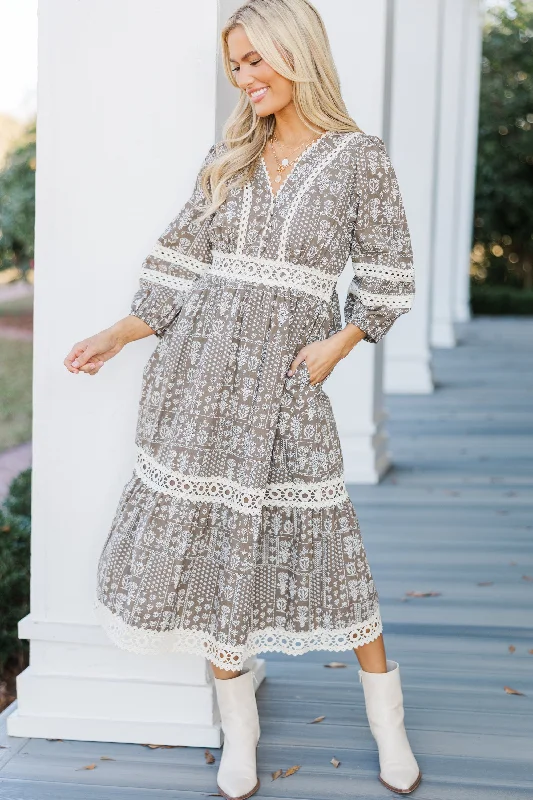 Midi dresses with tiered skirts for a bohemian festival look More To It Mocha Brown Floral Midi Dress Midi dresses with tiered skirts for a bohemian festival look More To It Mocha Brown Floral Midi Dress