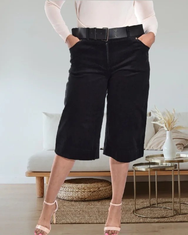 Skinny Fit Women's Leather Look Leggings for a Rocker VibeLadies Corduroy Capris With Belt Skinny Fit Women's Leather Look Leggings for a Rocker VibeLadies Corduroy Capris With Belt