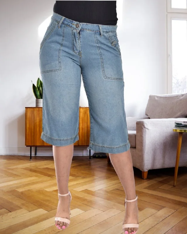 Bootcut Style Women's Stretch Denim Jeans in Dark WashLadies Light Denim Capris
