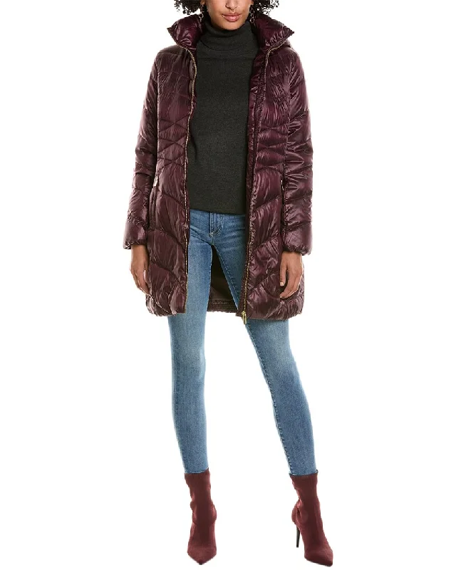 Checkered women's wool coats in a classic pattern for a timeless styleVia Spiga Swirl Down Coat Checkered women's wool coats in a classic pattern for a timeless styleVia Spiga Swirl Down Coat