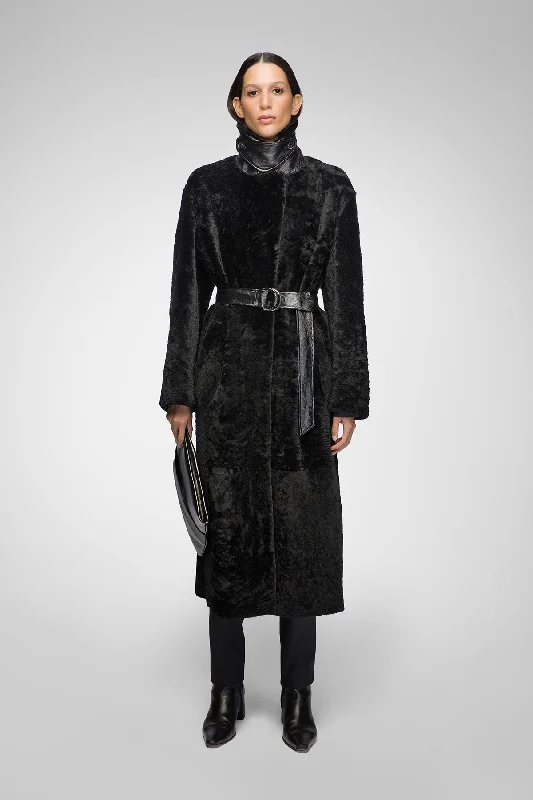 Women's long - sleeve wool coats in a houndstooth pattern for a classic charmGabrielle - Black Shearling Coat Women's long - sleeve wool coats in a houndstooth pattern for a classic charmGabrielle - Black Shearling Coat