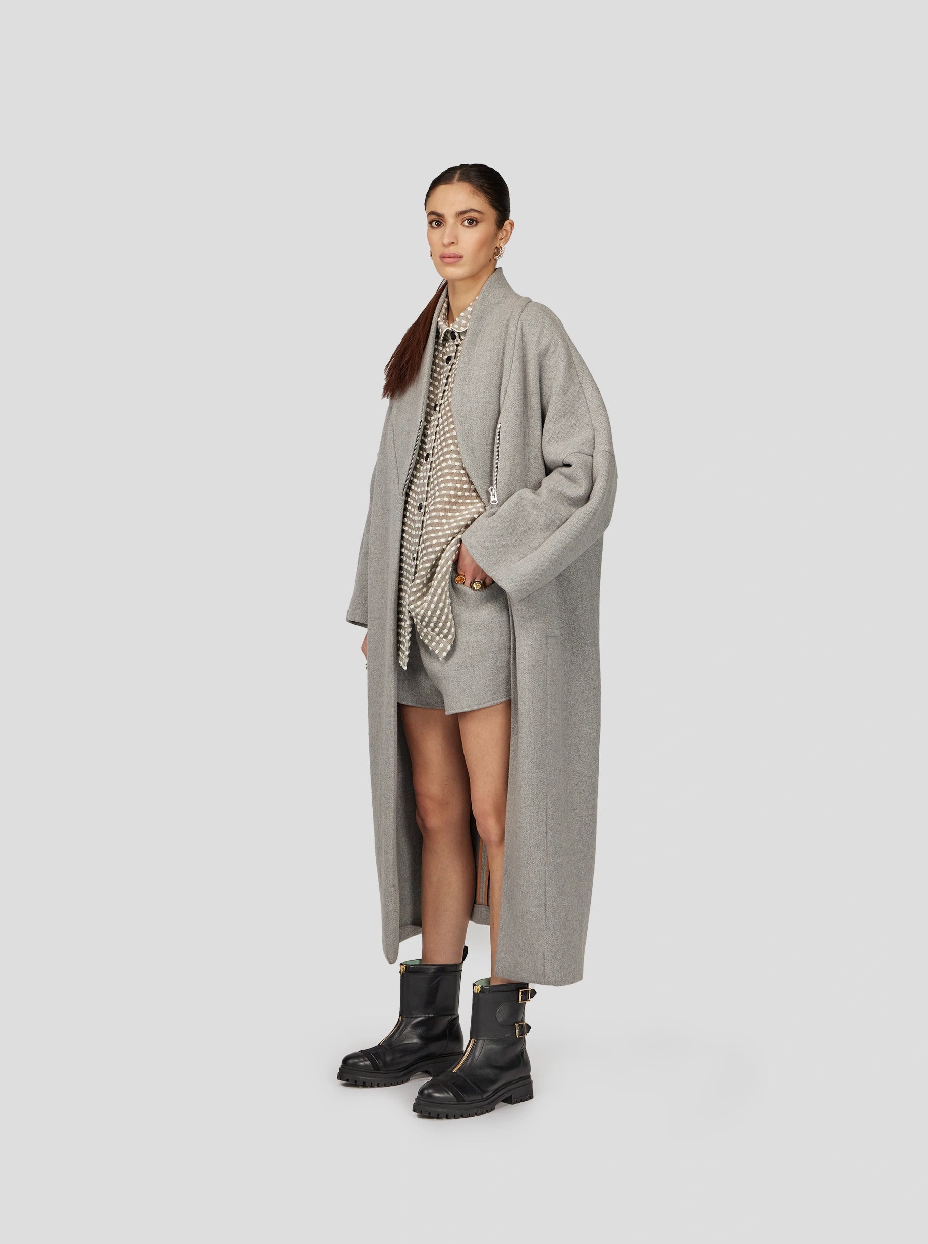 Plus size women's wool blend coats for a warm and stylish winterEren Coat in Lead Woolen Cashmere Plus size women's wool blend coats for a warm and stylish winterEren Coat in Lead Woolen Cashmere