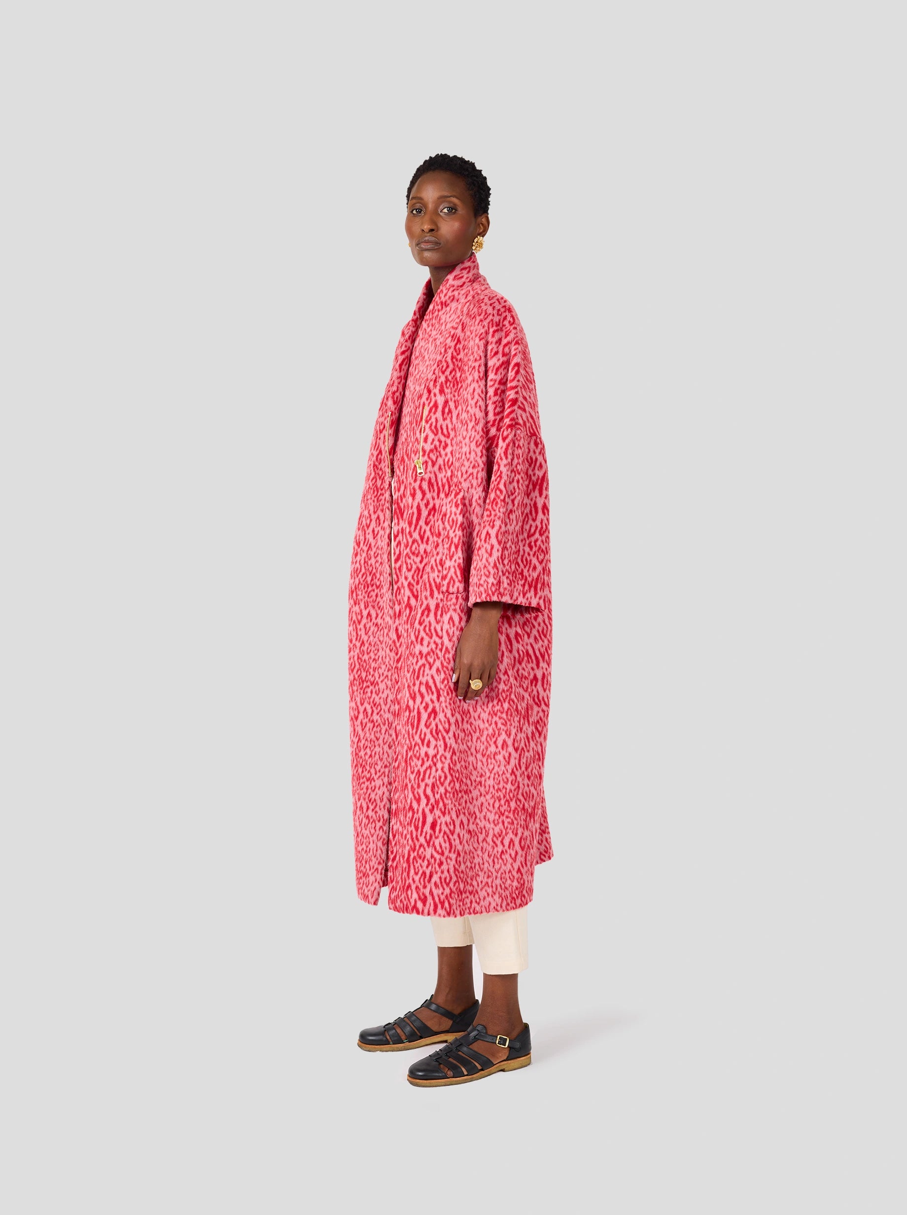 Checkered women's wool coats in a classic pattern for a timeless styleEren Coat in Red Opera Leopard Checkered women's wool coats in a classic pattern for a timeless styleEren Coat in Red Opera Leopard
