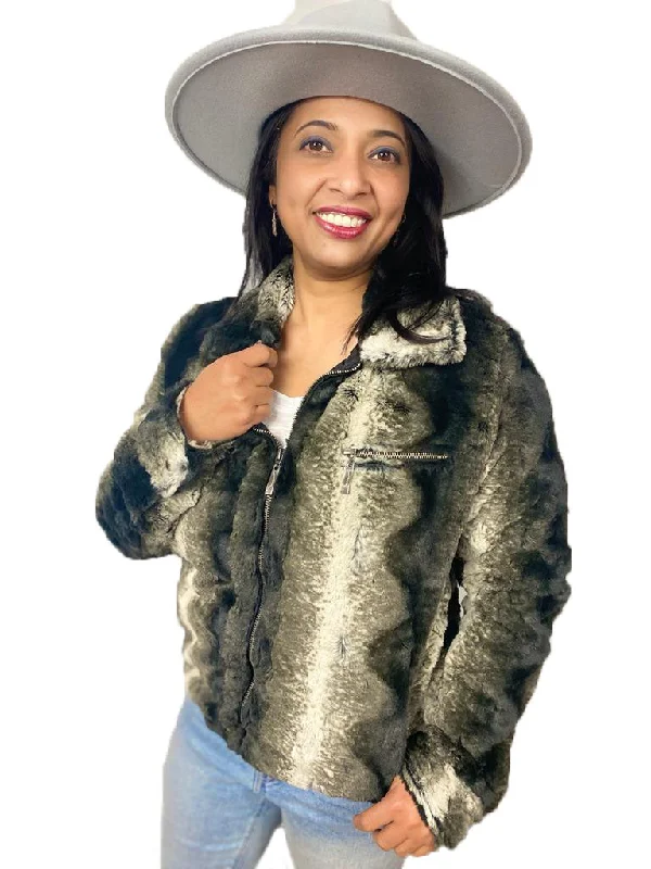 Women's waterproof parka coats with multiple pockets for practicalityWomen's Faux fur Jacket (FF20606) Women's waterproof parka coats with multiple pockets for practicalityWomen's Faux fur Jacket (FF20606)
