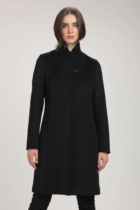 Checkered women's wool coats in a classic pattern for a timeless styleDRIELLE