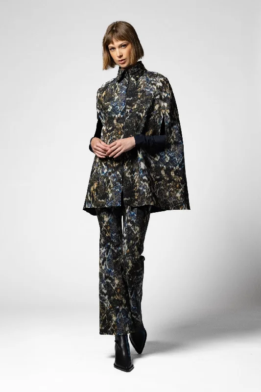 Plus size women's wool blend coats for a warm and stylish winterHojo Cape - Kyoto Print Plus size women's wool blend coats for a warm and stylish winterHojo Cape - Kyoto Print