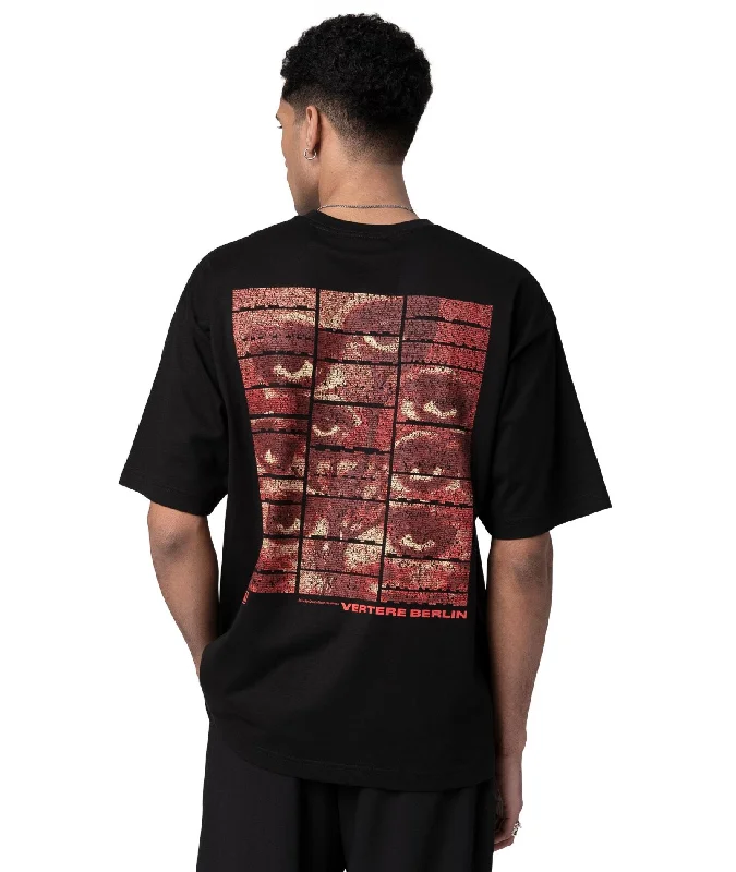 Pocketed Women T Shirt for Added FunctionalityEYES T-SHIRT - BLACK