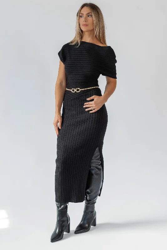 Boat Neck Women's Merino Wool Sweaters in Neutral ShadesNori Black Off Shoulder Midi Dress Boat Neck Women's Merino Wool Sweaters in Neutral ShadesNori Black Off Shoulder Midi Dress