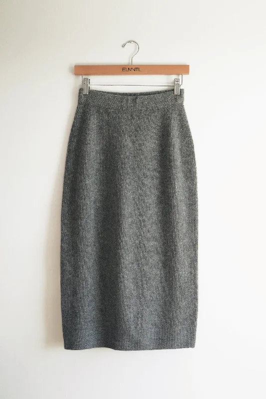 Plus Size Women's Oversized Chunky Knit SweatersWaffle Midi Skirt -Grey