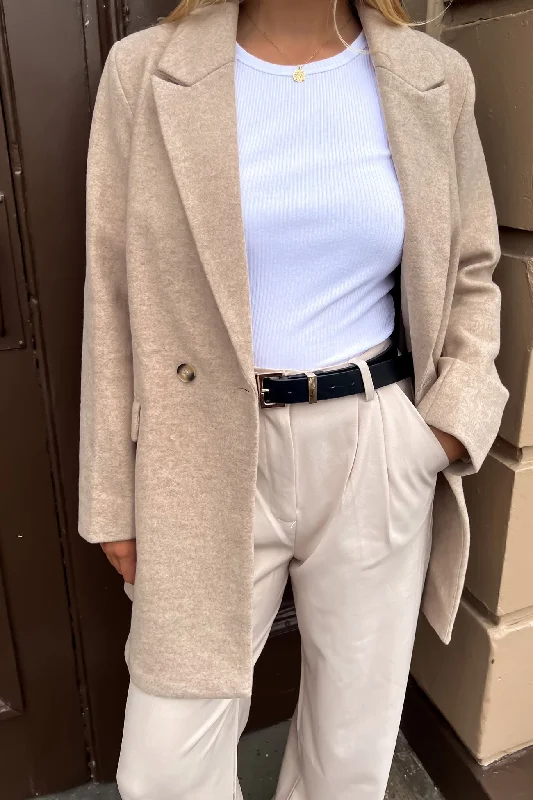 Women's shearling - lined suede jackets for ultimate warmth and luxuryKylo Coat Latte Women's shearling - lined suede jackets for ultimate warmth and luxuryKylo Coat Latte