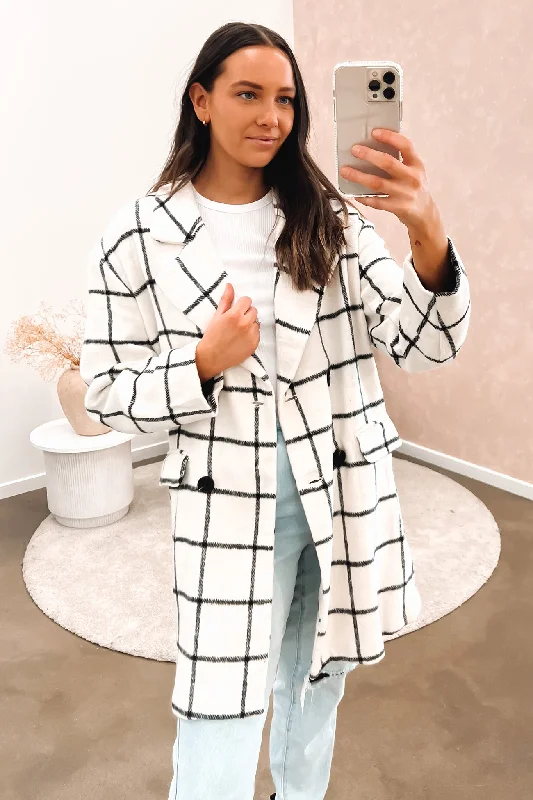 Women's quilted puffer jackets in a cropped silhouette for a modern twistRaya Coat White Check Women's quilted puffer jackets in a cropped silhouette for a modern twistRaya Coat White Check
