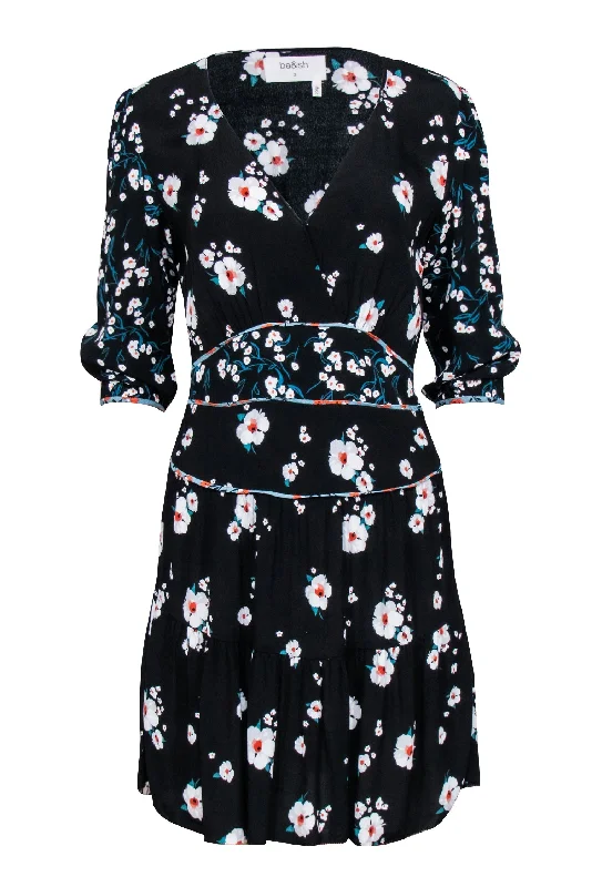 Halter Neck Women Dress to Show Off the Shoulders and Neckline Halter Neck Women Dress to Show Off the Shoulders and Neckline Ba&sh - Black Floral Print Crepe "Belize" Mini Dress Sz 8 Halter Neck Women Dress to Show Off the Shoulders and Neckline Halter Neck Women Dress to Show Off the Shoulders and Neckline Ba&sh - Black Floral Print Crepe "Belize" Mini Dress Sz 8