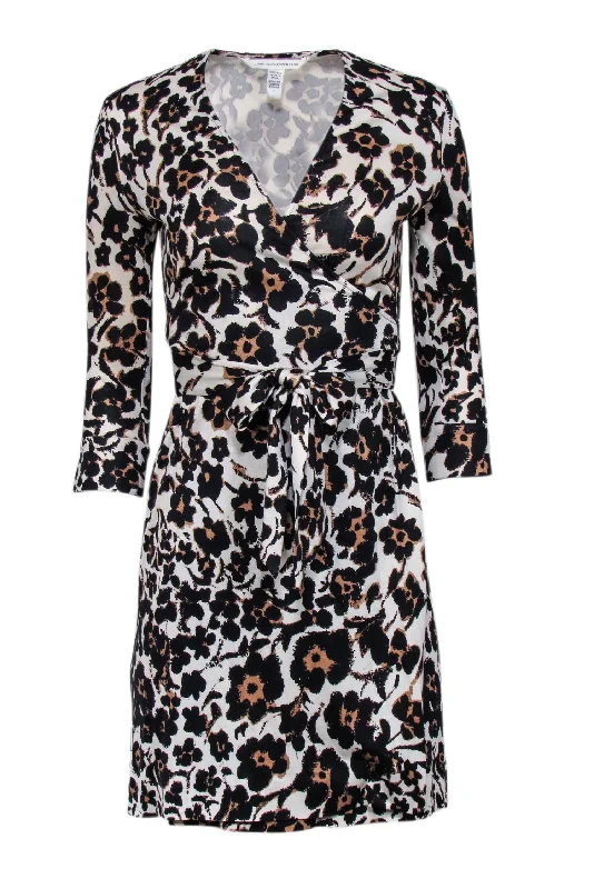 Backless Women Dress for a Sexy and Alluring Look at Evening Events Backless Women Dress for a Sexy and Alluring Look at Evening Events Diane von Furstenberg - Cream, Tan, Brown, & Black Leopard Print Mini Wrap Dress Sz 2 Backless Women Dress for a Sexy and Alluring Look at Evening Events Backless Women Dress for a Sexy and Alluring Look at Evening Events Diane von Furstenberg - Cream, Tan, Brown, & Black Leopard Print Mini Wrap Dress Sz 2