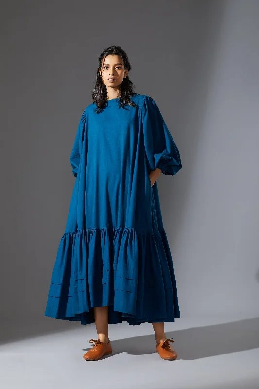 Sleeveless Women Dress in Bright Colors for Summer Parties Sleeveless Women Dress in Bright Colors for Summer Parties MATI KAAVYA AAKAAR - AW BLUE Sleeveless Women Dress in Bright Colors for Summer Parties Sleeveless Women Dress in Bright Colors for Summer Parties MATI KAAVYA AAKAAR - AW BLUE