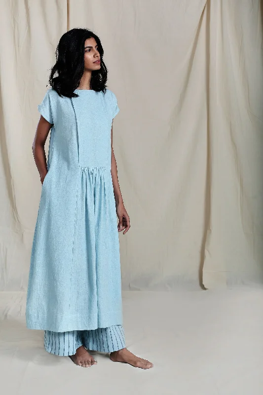 Mermaid - Style Women Dress with a Fitted Silhouette for Special Occasions Mermaid - Style Women Dress with a Fitted Silhouette for Special Occasions SM STARA AAKAAR