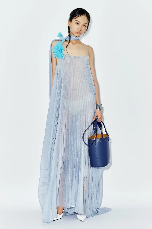 Maxi dresses with balloon sleeves for a vintage - inspired stylePine Trapezoid Pleated Chiffon Maxi Dress Maxi dresses with balloon sleeves for a vintage - inspired stylePine Trapezoid Pleated Chiffon Maxi Dress