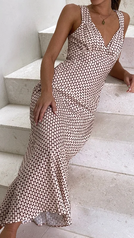 Ruffled maxi dresses with a tiered skirt for added volumeRubie Maxi Dress - Brown Geo