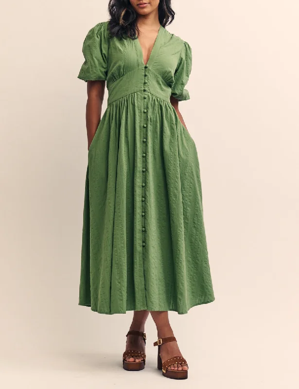 Midi dresses with ruffled bodices for a more pronounced feminine lookGreen Starlight Midi Dress Midi dresses with ruffled bodices for a more pronounced feminine lookGreen Starlight Midi Dress