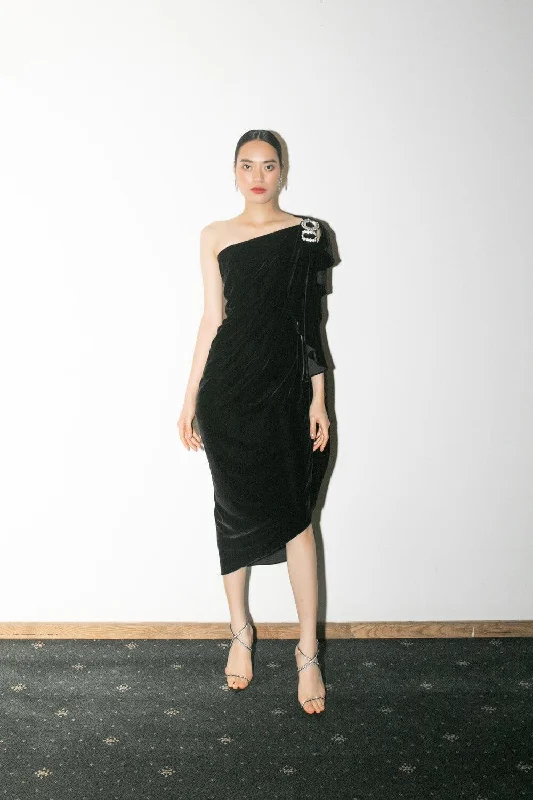 Midi dresses with off - the - shoulder necklines for a flirty lookSarkis Ruffle Line Dress Midi dresses with off - the - shoulder necklines for a flirty lookSarkis Ruffle Line Dress