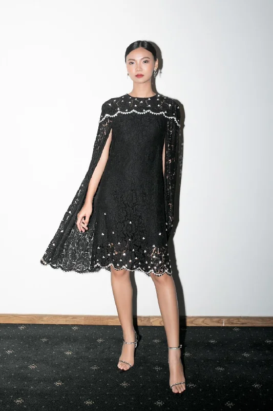 Midi dresses with printed lining for a hidden and stylish detailSelma Lace Cape Dress Midi dresses with printed lining for a hidden and stylish detailSelma Lace Cape Dress