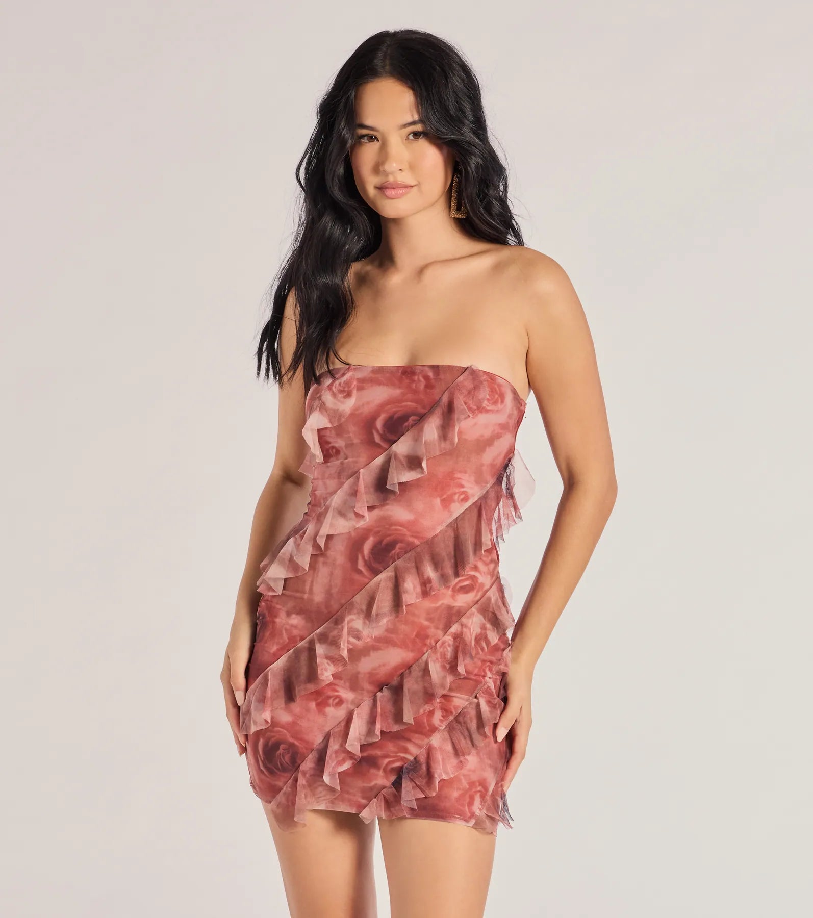 Mini dresses with gathered skirts for a voluminous effectBlooming Floral Print Ruffled Mesh Mini Dress Mini dresses with gathered skirts for a voluminous effectBlooming Floral Print Ruffled Mesh Mini Dress