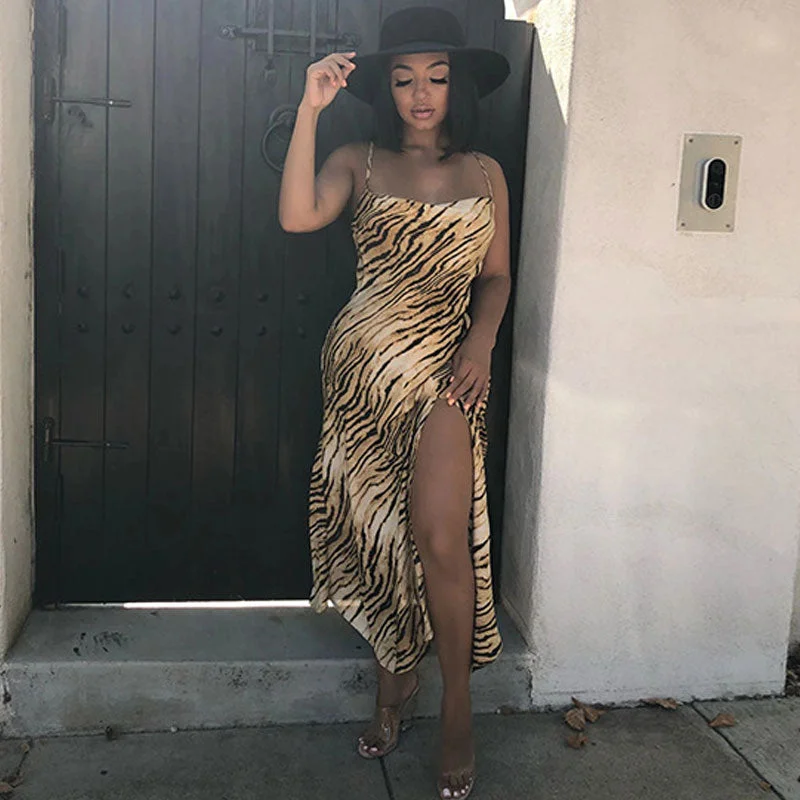 Mini cocktail dresses with a ruffled hem and a solid colorBerryBetty - Hem Animal Print High Split Sleeveless Midi Dress - Tiger Mini cocktail dresses with a ruffled hem and a solid colorBerryBetty - Hem Animal Print High Split Sleeveless Midi Dress - Tiger