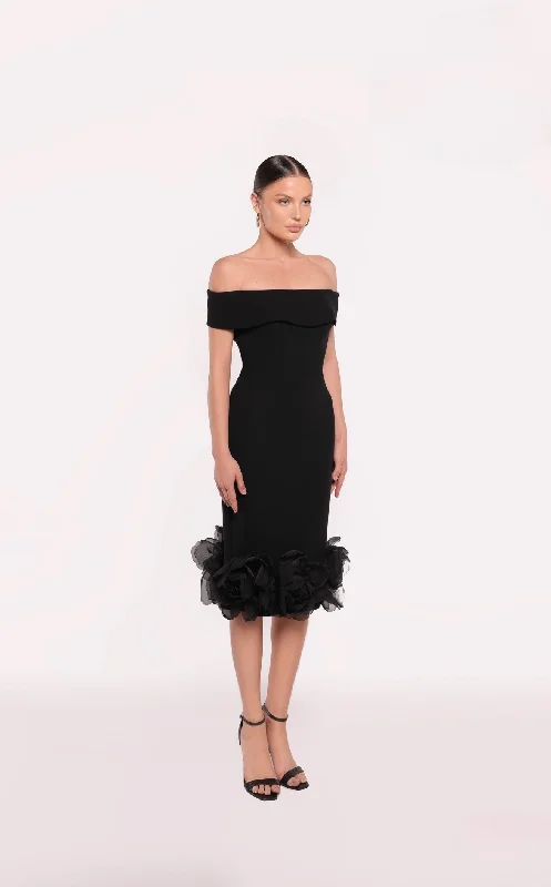 Cocktail dresses with a velvet - trimmed collar and a short skirtTarik Ediz 98804 Dress Cocktail dresses with a velvet - trimmed collar and a short skirtTarik Ediz 98804 Dress