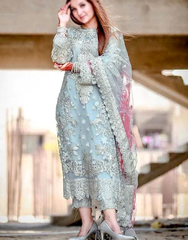 Party dresses with a detachable train for added versatilityEmbroidered with Handwork Organza Wedding Dress 2024 (DZ15491) Party dresses with a detachable train for added versatilityEmbroidered with Handwork Organza Wedding Dress 2024 (DZ15491)