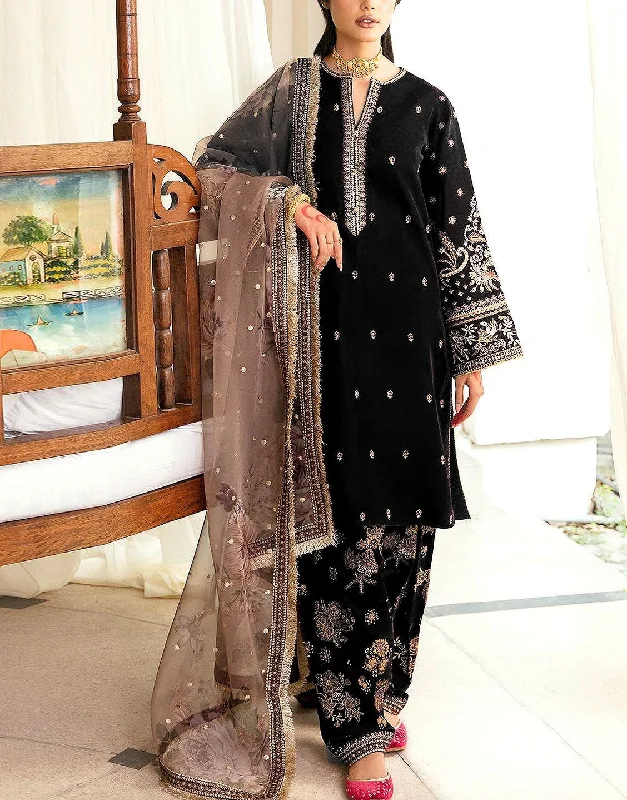 Party dresses with a fringed detail for a fun and dynamic styleHeavy Embroidered Velvet Party Wear Dress with Emb. Organza Dupatta (DZ17621) Party dresses with a fringed detail for a fun and dynamic styleHeavy Embroidered Velvet Party Wear Dress with Emb. Organza Dupatta (DZ17621)