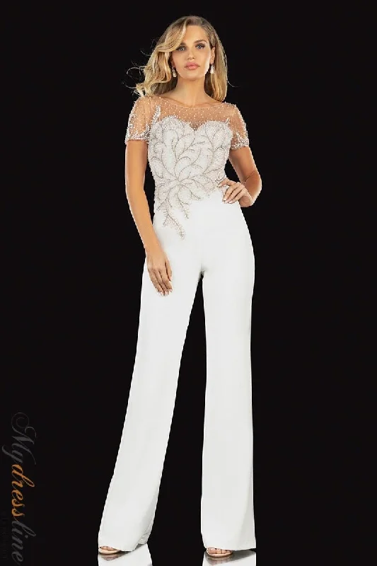 Formal dresses with halter necks and lace - up backs for a stylish promTerani Couture 2027E2940 Formal dresses with halter necks and lace - up backs for a stylish promTerani Couture 2027E2940